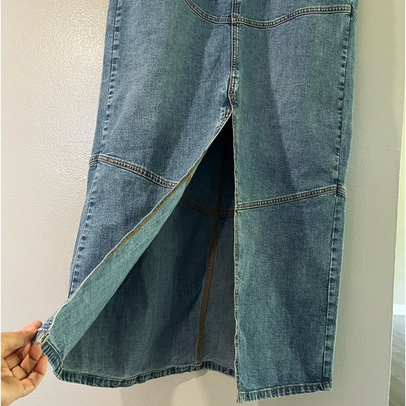 Women’s Denim Maxi Shirt.  Size.  12 r.  Color medium wash - Picture 5 of 9